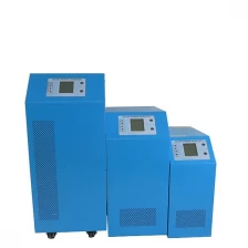China IP-SPC Low Frequency Inverter met ingebouwde Solar Charge Controller 700W fabrikant