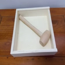 China Caixa de presente de madeira compensada de álamo com martelo para chocolate fabricante