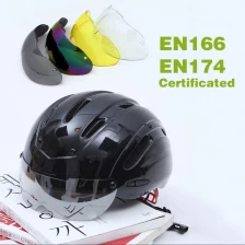 Cina Fashion Design WithCertification Goggle per il casco da pattinaggio produttore