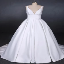 porcelana Elegante cuello en V profundo Sin respaldo Pura imagen real Vestidos de novia sencillos Con volantes satinados fabricante