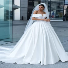 الصين Elegant Deep V Neck Simple Real Image Long Train Wedding Dresses Ruffled Satin Bridal Gowns 2019 الصانع