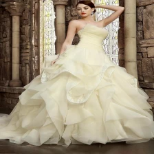 Kiina Graceful Ball Gown Käsintehdyt Ruching Ruffled Wedding Dress valmistaja