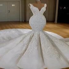China Mais recente Projeto de Renda De Luxo Sereia Sexy Long Train Vestido De Novia V pescoço vestido de noiva vestido de noiva 2019 fabricante