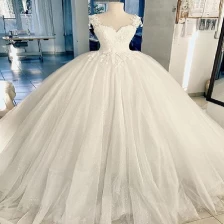 Китай Милая шеи 3D цветы бальное платье элегантное свадебное платье на заказ тюль слоновая кость невесты использовать OEM обслуживание брак свадебное платье производителя