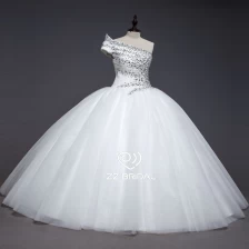 China ZZ Bruidsmode 2017 een-schouder gegolfde gerolde bal toga trouwjurk fabrikant