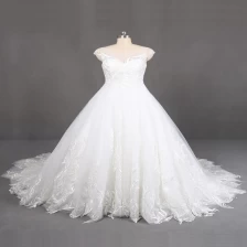 China ivory long train wedding gowns with handmade lace applique capshoulder wedding dress fabricante