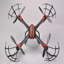 China Hot Sale 2,4 GHz 4CH RC Quadcopter met 6-assige gyro Real Time 0,3 MP camera + 4G geheugenkaart 4,3 inch scherm SD00326952 fabrikant