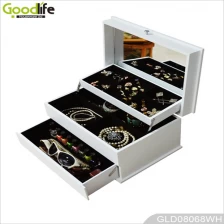 China Beautiful mirrored white wooden jewelry box GLD08068 manufacturer
