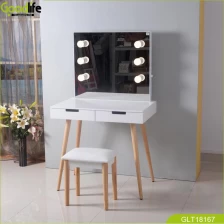 China Latest design wooden makeup table set from GoodLife  with mirror tow drawers for storage cosmetics jewelry save space GLT18167 fabricante