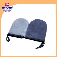 China Reusable Makeup Remover Pad - glove style fabricante