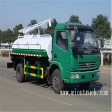 China 4 x 2 caminhão fecal Drive roda nova aspiração Dongfeng 6500 litros de esgoto sucção de lodo séptico sucção cisternas para venda fabricante