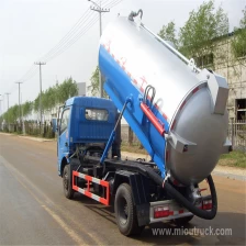 Tsina Jiangling Motors 4X2 suction dumi sa alkantarilya trak, vacuum sewer cleaning sasakyan Dumi sa alkantarilya higop trak Manufacturer