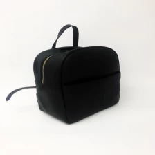 Cina Hot sale Black Womens leather backpack VINTAGE Leather Extendable Shoulder Strap produttore