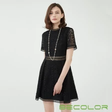 China Schwarzes Kleid mit Gürtel China Factory Hersteller