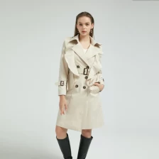 China Fashion Lady Coat mit Rüschen China ODM getrimmt Hersteller