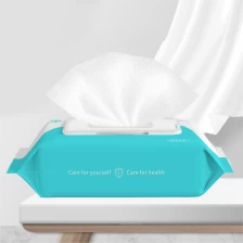China 50pcs/bag 75% alcohol base wet wipe Antiseptic Antibacterial disinfectant wipe for personal care hand cleaning Hersteller