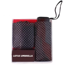 중국 Shaoxing Factory에서 새 항목 폴카 도트 패턴 슈퍼 미니 5 접은 우산 선물 가방 세트 제조업체