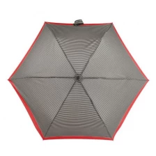 中国 注文のロゴの印刷を用いる昇進の安い携帯用折る傘 メーカー
