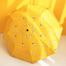 porcelana Wholesale auto 3 folding umbrella pongee rain UV Umbrella yellow OEM fabricante