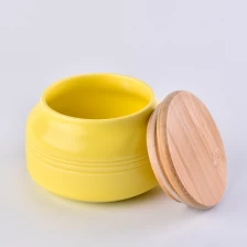 Chine Pots de bougie en céramique de ventre émaillé avec couvercles en bambou pour la décoration de la maison fabricant