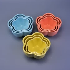 China 160ml Flower Shape Colorful Glazed recipiente de velas de cerâmica para cera de soja perfumada fabricante