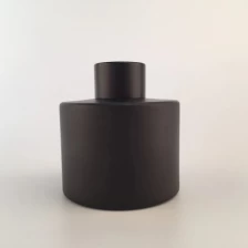China 50ml 100ml 120ml matte black glass diffuser bottle with reed manufacturer