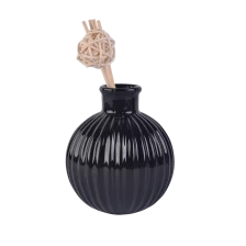 porcelana Botellas de difusor de cerámica glaseada de 8 oz negra fabricante