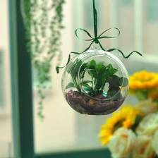 China Borosilicate hanging glass ball landscape manufacturer
