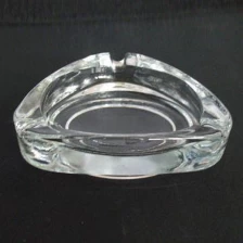 中国 カスタマイズされた水晶楕円形のタバコのガラス灰皿 メーカー