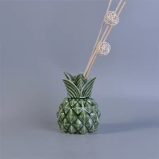 porcelana Verde piña en forma de botellas de difusor de cerámica con caña fabricante