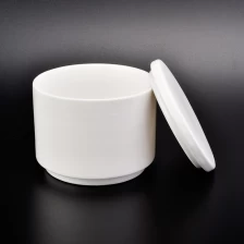 China High quality white ceramic candle jar with lid pure decoration manufacturer