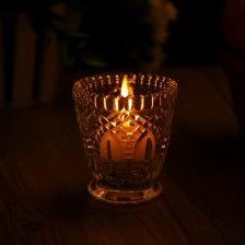 中国 Embossed Flower Pattern Clear Glass Candle Holder 制造商