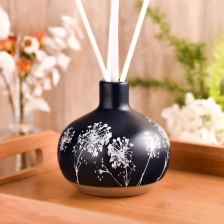 中国 マットブラック14オンスセラミックディフューザーボトルセラミック花瓶の家の装飾 メーカー