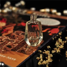 porcelana impresión de seda botella de perfume de cristal disponibles clara para bolso o viajar rellenable fabricante