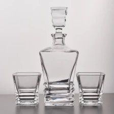 China Square design crystal whiskey decanter set wholesale manufacturer
