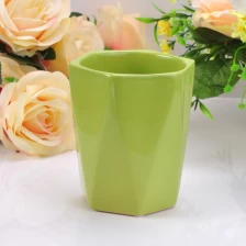 China Wholesale glazing green color ceramic candle holder manufacturer
