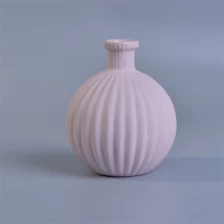 porcelana Botella de difusor de cerámica de forma de bola con caña fabricante