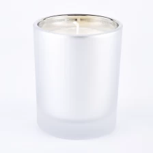 Китай Сосуды для свечей из цветного стекла по индивидуальному заказу с гальваническим серебром внутри для оптовой продажи. производителя