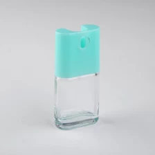 China Glas Parfüm-Flasche mit Deckel bule Hersteller