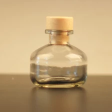 China glass perfume bottle with wood lid manufacturer