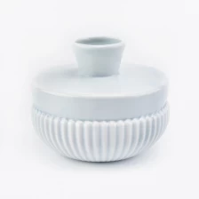 China Hellblaue Keramik-Diffusorflasche mit rundem Boden Hersteller