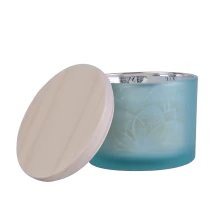 porcelana Recipiente para velas de vidrio decorativo azul mate con tapa de madera fabricante
