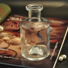 China clara garrafa difusor de vidro de óleo essencial de vime para o aroma ou perfumado fabricante