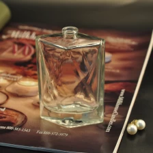 China forma especial de vidro única garrafa transparente perfume fabricante