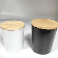 Chiny white and black glass candle jars with wood lid producent