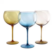 Çin 550ml Renkli Tonu Kobalt Mavi Amber Kristal Modern Stil Balon Cin Tonik Şarap Camı üretici firma