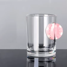 China Amazon Hot Selling Casino Chip Embedded Whiskey Glasses Bullet Embed Whiskey Glasses 16oz Beer Pint Glass With Golf Ball manufacturer