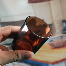 China Amber bulk votive kandelaars gekleurde kleine kandelaars export fabrikant