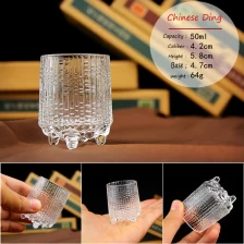 الصين تفضل الصين مصنع مخصص لقطة الزجاج الزفاف شخصية بالرصاص الزجاج المصنع الصانع
