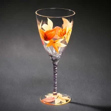 中国 中国ガラス脚付きグラスメーカー、塗装ワイングラスをカスタマイズした手描きのワイングラスサプライヤー メーカー